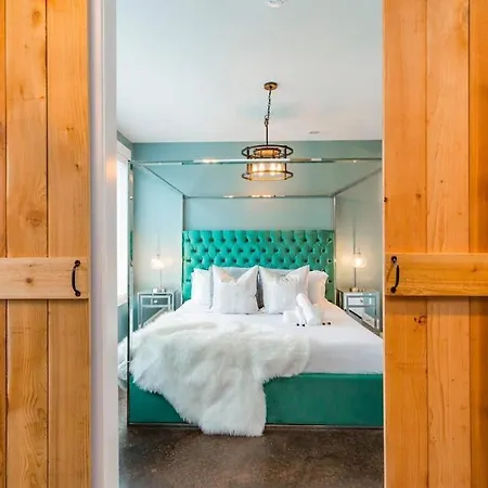 2 5 Miles To Dwntn 3 King Beds - Garage Parking Villa